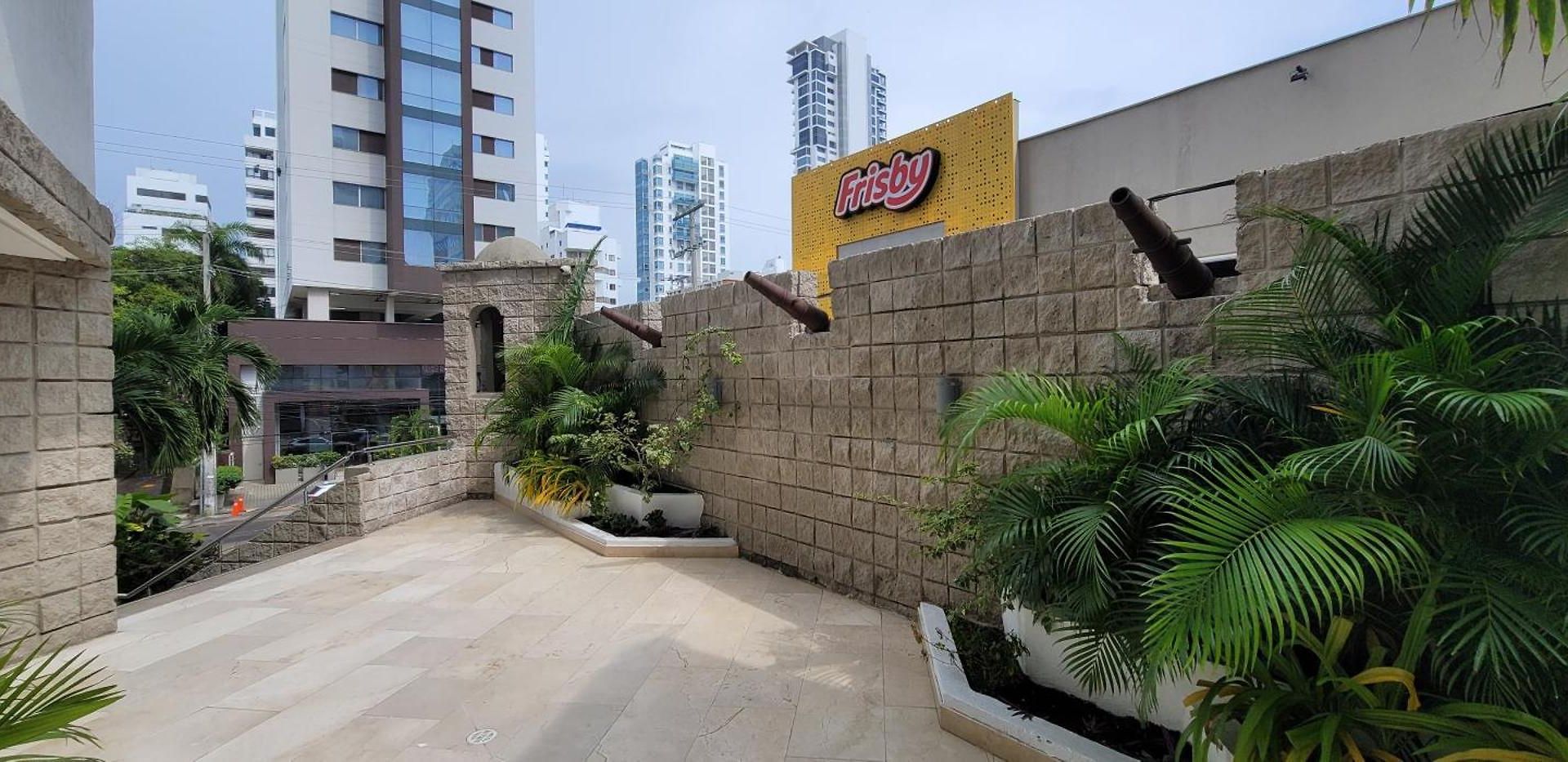 Live - Escape Plaza