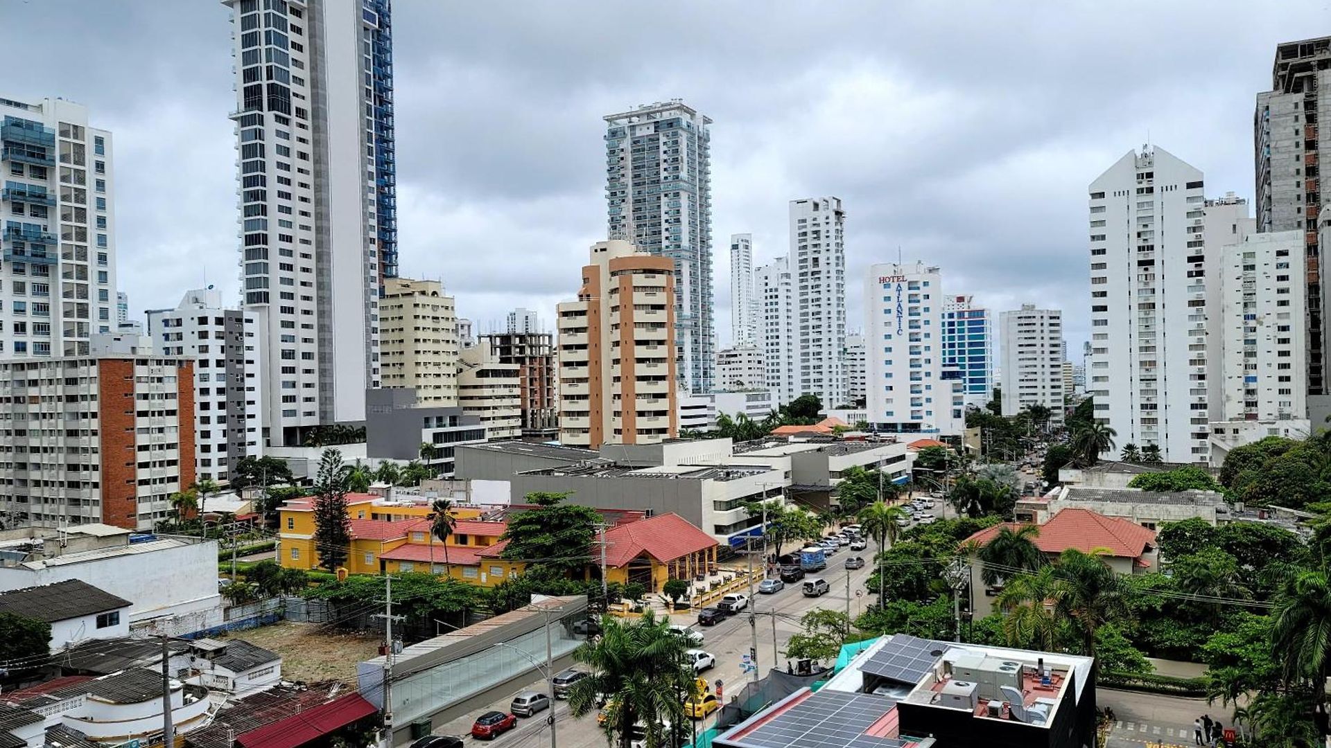 Live - Escape Plaza * Cartagena