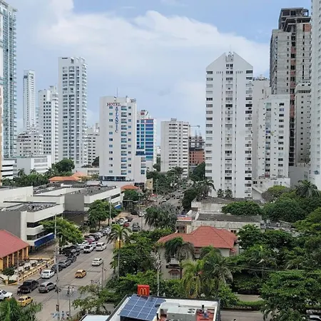 Live - Escape Plaza Apartahotel