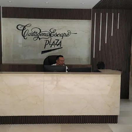 Live - Escape Plaza Apartahotel