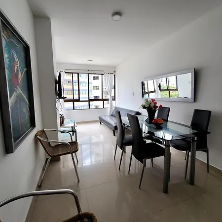 Apartahotel Live - Escape Plaza