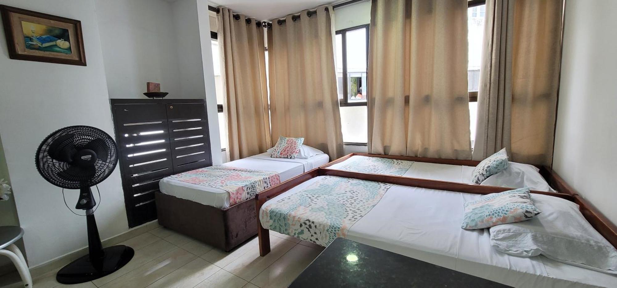 Live - Escape Plaza *