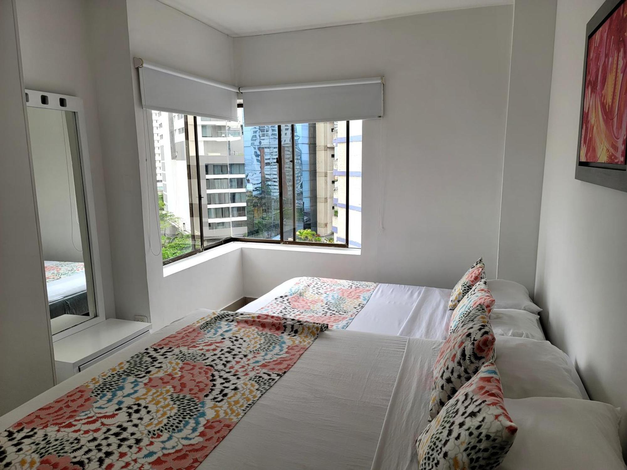 Live - Escape Plaza * Cartagena